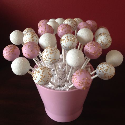 Pink Cake Pops Ideas, Cop Cake, Gold Cake Pops, Princess Cake Pops, Pink And Gold Cake, Pink Gold Cake, Gold And White Cake, White Cake Pops, Pink Cake Pops