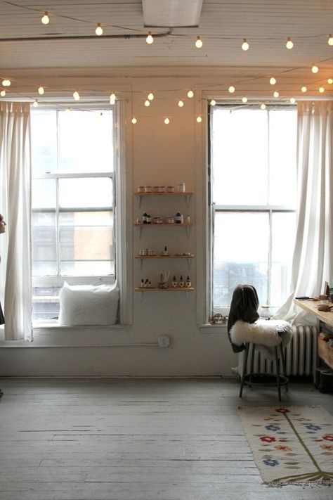 Use string lights to brighten and draw attention to high ceilings. Decor Studio, Casa Vintage, The Ceiling, Style At Home, Studio Space, My New Room, Home Fashion, Apartment Living, New Room