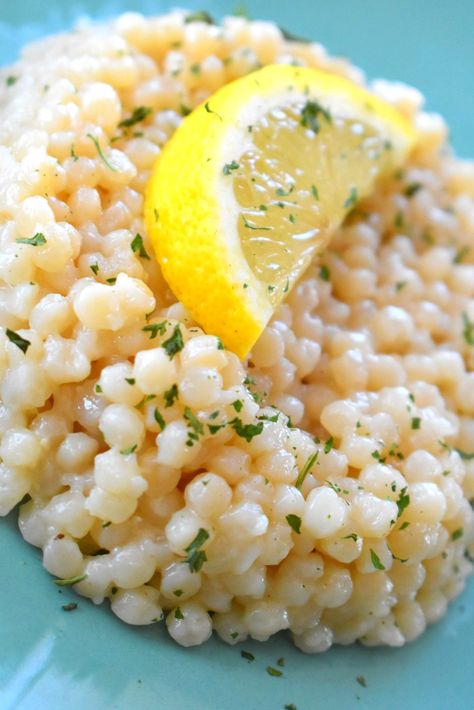 Different Types Of Couscous, Garlic Parmesan Couscous, Cheesy Pearl Couscous, Couscous Bowl Recipes, Parmesan Couscous, What Is Couscous, Pearl Couscous Recipes, Mediterranean Meals, Couscous Recipes