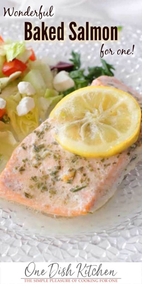 This baked salmon recipe features a fillet of salmon baked in foil which allows for a flavorful meal with very little cleanup. This baking method traps the moisture inside to prevent the salmon from drying out. The salmon is topped with butter, spices, and lemon and bakes in minutes. An easy single serving salmon recipe. One Dish Kitchen, Baked Salmon Recipe, Salmon In Foil, Mini Dishes, Oven Baked Salmon, Salmon Fillet, Single Serving Recipes, Easy Baked Salmon, Baked Salmon Recipes