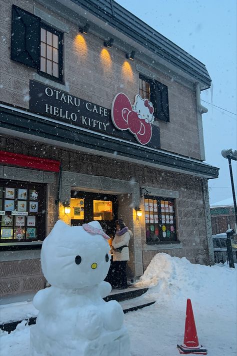 Otaru Hokkaido Winter, Tokyo Winter Aesthetic, Japan Snow Aesthetic, Japan Winter Aesthetic, Tokyo Hello Kitty, Hokkaido Japan Winter, Christmas In Japan, Otaru Japan, Otaru Hokkaido