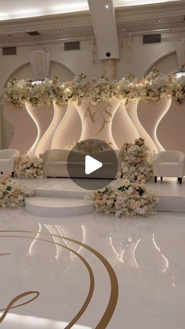 Luxury Wedding Decor Reception Decorations, Modern Wedding Stage Design, Modern Luxe Wedding, Luxury Event Decor, Modern Wedding Ideas, Luxury Weddings Reception, Afghan Wedding, Modern Luxe, Wedding Event Decor