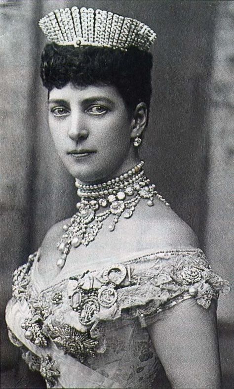 Alexandra of Denmark (Alexandra Caroline Marie Charlotte Louise Julia; December 1, 1844 – November 20, 1925) was the Queen consort of the United Kingdom and the British Dominions and the Empress consort of India from 1901 to 1910 as the wife of King Edward VII. Alexandra's family had been relatively obscure until 1852, when her father, Prince Christian of Schleswig-Holstein-Sonderburg-Glücksburg, was chosen with the consent of the major European powers to succeed his distant cousin, Frederick VI Princess Alexandra Of Denmark, Queen Victoria Family, Alexandra Of Denmark, English Royal Family, Queen Alexandra, King Edward Vii, Reine Elizabeth Ii, Royal Crowns, Royal Tiaras