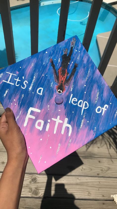 spider-man into the spiderverse graduation cap #marvel Graduation Cap Marvel, Spider Man Into The Spiderverse, Creative Graduation Caps, College Grad Cap Ideas, Into The Spiderverse, Graduation Cap Decoration Diy, High School Graduation Cap, College Graduation Cap Decoration, Image Spiderman