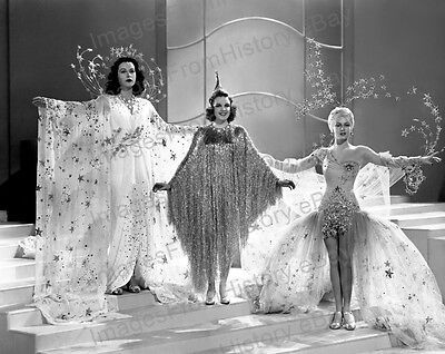 Ziegfeld Girl, Turner Dress, Showgirl Costume, Ziegfeld Follies, Ziegfeld Girls, Hedy Lamarr, Old Hollywood Actresses, Lana Turner, Classic Actresses