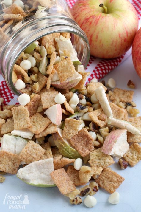 Whip up this fall inspired Easy Apple Pie Trail Mix in just minutes with only 4 simple ingredients. Apple Basket, Trail Mix Recipes, Snack Mixes, Easy Apple Pie, Chex Mix Recipes, Fall Snacks, Snack Mix Recipes, Mix Recipes, Apple Pies