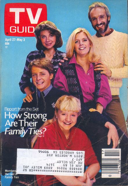 The Family Ties cast on the cover of TV Guide - April 27, 1985 Meredith Baxter, Justine Bateman, 1980s Tv, 80 Tv Shows, School Tv, Popular Magazine, Childhood Memories 70s, Michael J Fox, J Fox