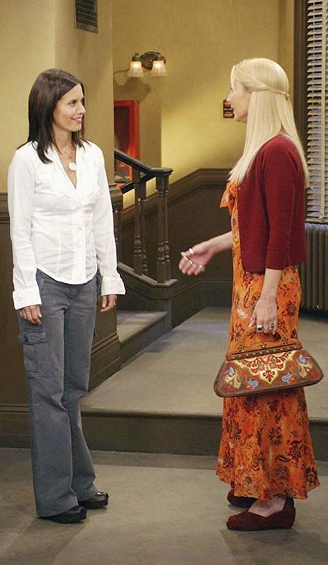 Phoebe Buffay Outfits, Friends Season 10, Jenifer Aniston, 90s Inspired Outfits, Tv Show Outfits, Phoebe Buffay, Face To Face, Friend Outfits, Fashion Tv