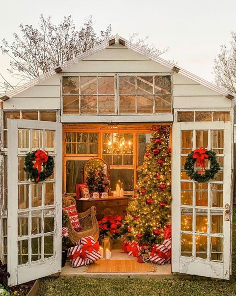 Have A Holly Jolly Christmas: 80 Decor Ideas For Holiday Cheer Greenhouse Construction, Southern Cottage, Traditional Holiday Decor, Cabin Christmas, She Sheds, Christmas Porch, Christmas Tree Farm, She Shed, Simply Southern