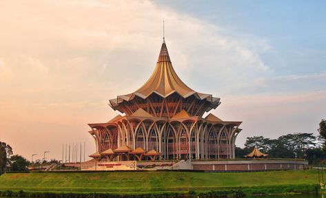 10 Tips For Women Travelling To Kuching, Sarawak, Malaysia - Zafigo Waterfront Kuching Sarawak, Malaysia Architecture, Sarawak Cultural Village, Kuching Malaysia, Malaysia Resorts, Kuching Sarawak, Travel Selfie, Travel Malaysia, Kuching