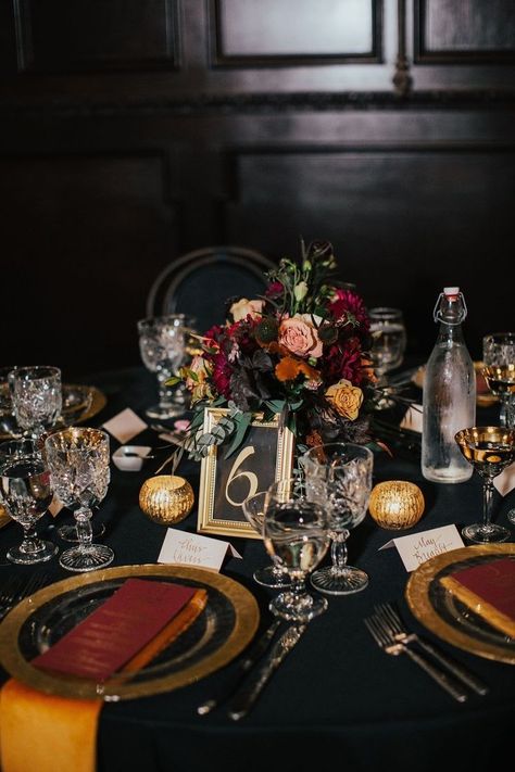 Black Green Gold Burgundy Wedding, Dark Summer Wedding Theme, Moody 1920s Wedding, Simple Moody Centerpieces, Burgundy Green Black Wedding, Emerald Moody Wedding, Dark Green And Pink Wedding Decor, Moody Romantic Wedding Centerpieces, Black Gold Red Green Wedding