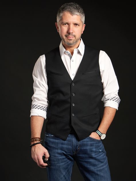 Mens Fashion and Style Blog. Inspiration and Advice About Menswear For Grown-Ups. Jeans Formal, Vest Outfits Men, Older Mens Fashion, Mens Vest Fashion, Chaleco Casual, White Shirt Outfits, Mens Waistcoat, Vest Waistcoat, Mens Fashion Classy