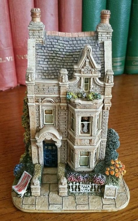 David Winter Cottages, Winter Cottages, Lilliput Lane, Magic House, Winter Cottage, Clay Houses, Gnome House, Castle House, Wooden Dollhouse