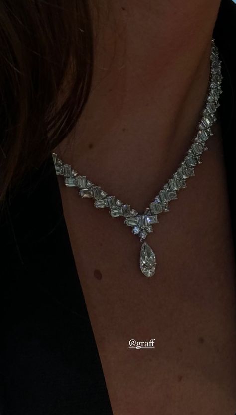 Luxury Elegant Jewelry, Thick Diamond Necklace, Diamond Necklace Aesthetic, Diamond Aesthetic, Graff Jewelry, Gold Jewelry Prom, Ethereal Jewelry, Bridal Jewels, Fancy Jewelry Necklace