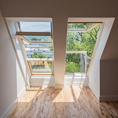 Attic Room With Balcony, Roof Window Balcony, Attic Window Balcony, Skylight Balcony Window, Attic With Skylight, Attic Skylight Windows, Roof Apartment Interior, Attic Window Ideas, Balcony Skylight