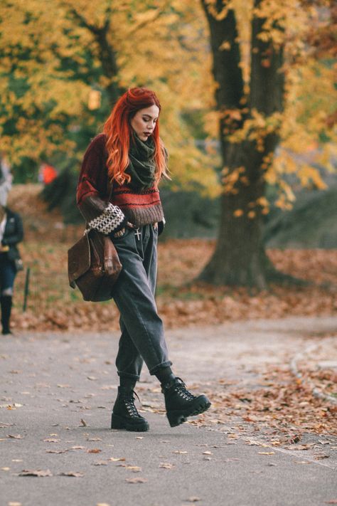 Cozy for Fall. - Le Happy : Le Happy Fall Outfits For Redheads, Cozy Grunge Outfits, Le Happy Outfits, Hipster Style Outfits, Decor On Amazon, Decor From Amazon, Grunge Looks, Buying Home, Luanna Perez