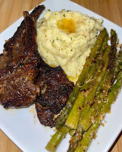 EatsByTweet on Instagram: "Dinner Inspo? Lamb chops, mashed potatoes, and asparagus! Craving red meat bad rn 🫣 #foodporn • • #dinnerideas #foodinsta #lambchops #mealideas" Mashed Potatoes And Asparagus, Potatoes And Asparagus, Boil Potatoes, Lamb Dinner, Soul Food Dinner, Food Babe, Food Therapy, Yummy Comfort Food, Lamb Chops