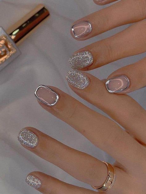 30 Chic Silver Nail Ideas To Vamp Up Your Feminity Power - 252 Silver Nail Designs, Silver Nail Art, Chrome Nail Art, Milky Nails, Silver Nail, Cute Nail Art Designs, Nagel Inspo, Silver Nails, Funky Nails