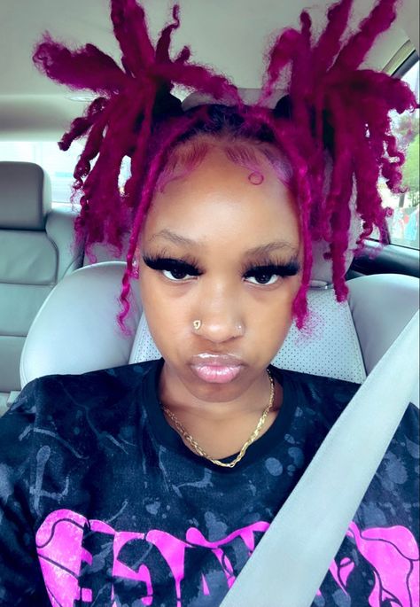 Fuschia Locs, Magenta Locs Black Women, Hair Dye Ideas For Locs, Hairstyles To Do With Locs, Pink And Red Locs, Dread Hair Styles, Magenta Locs, Cute Dreadlocks Hairstyles, Really Short Locs