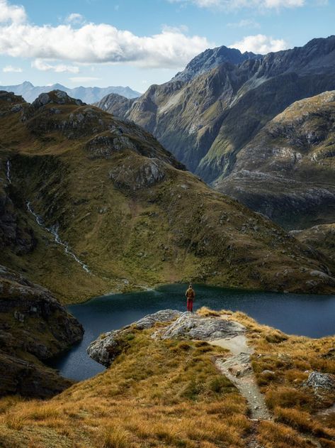 Hiking Guide To The Routeburn Track in New Zealand - In A Faraway Land Hiking New Zealand, Fiordland National Park, Hiking Places, Scenery Photography, Hiking Guide, Hiking Destinations, Beautiful Sites, New Zealand Travel, South Island