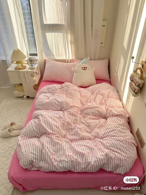 Pink Bed Aesthetics, Pastel Room, Bedroom Decor Design, Dream House Rooms, Minimalist Room, Aesthetic Rooms, Pretty Room, Apartment Decor Inspiration, Dream Room Inspiration