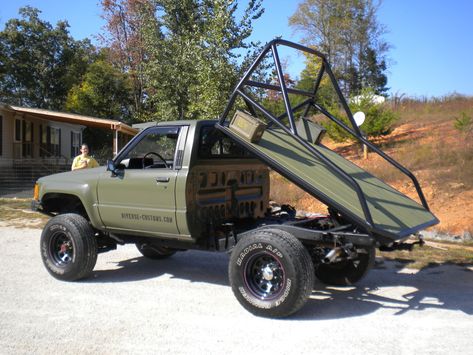 Toyota Flatbed Ideas, S10 Flatbed, Flat Bed Truck Ideas, Flatbed Truck Ideas, Toyota Flatbed, Custom Truck Flatbeds, Aksesoris Jeep, Flatbed Truck Beds, Toyota Pickup 4x4