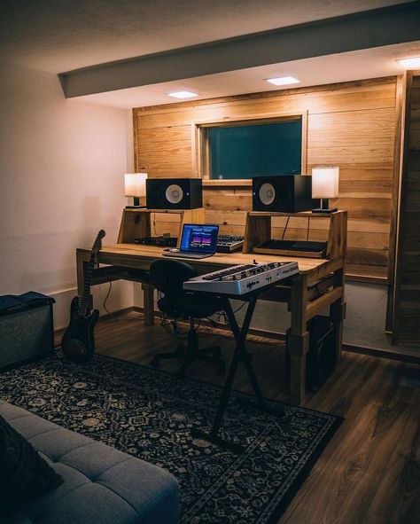 Music Studio Goals’s Instagram post: “Rate this Music Studio 1-10 🎧 👉 Follow @musicstudioskingdom for DAILY studio goals 🎧 ========================== 📸 @maximiliandi All…” Music Studio Room Ideas Bedrooms, Music Station Home, Music Studio Room Luxury, Music Studio Bedroom, Small Recording Studio, Office Goals, Studio Decoration, Home Recording Studio Setup, Recording Studio Setup