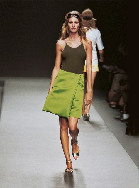 Prada 2000, 2003 Fashion, Prada Runway, Prada 2005, Fashion 2000, Summer Runway, Prada Spring, Womenswear Fashion, Fashion Design Clothes