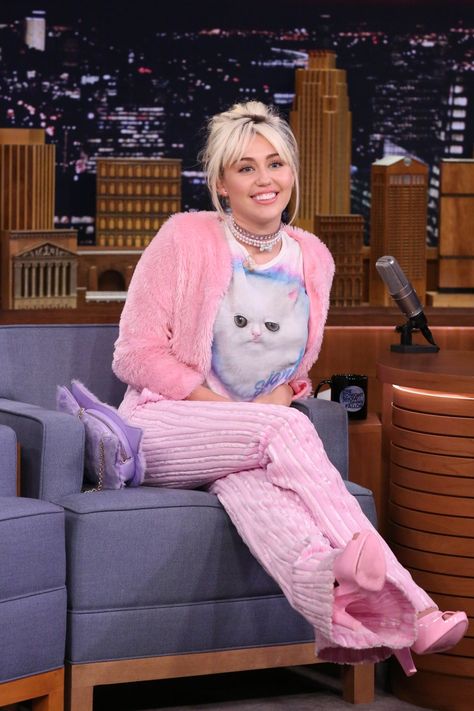 Miley Cyrus's 25 Wildest Outfits of All Time | Glamour Miley Cyrus Outfit, Miley Cyrus Hair, Miley Stewart, Miley Cyrus Style, Wild Outfits, Evolution Of Fashion, Hannah Montana, Tonight Show, Jimmy Fallon