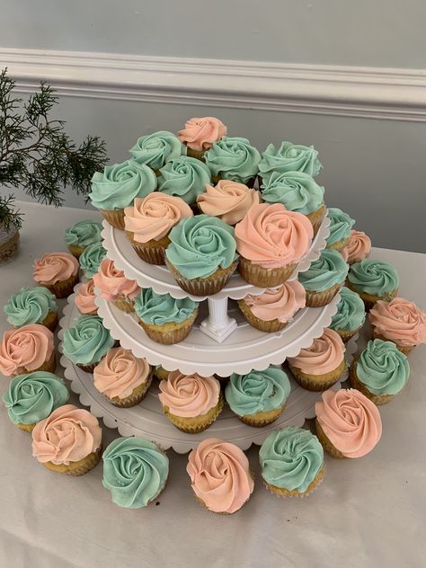 Sage Green And Light Pink Gender Reveal, Green And Pink Gender Reveal Ideas, Pink And Sage Baby Shower Ideas, Sage Green And Pink Baby Shower Ideas, Pink And Green Baby Shower Ideas, Boho Baby Shower Cupcakes, Sweet 16 Summer, Pink And Green Baby Shower, Cupcakes Fall