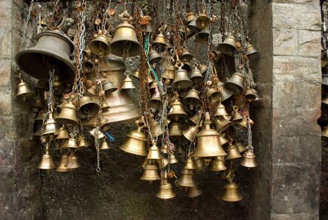 58 Brass Bells India Photos and Premium High Res Pictures - Getty Images Spiritual Garden, Love Bells, Temple Bells, Ring My Bell, Bed King, Seth Godin, Hand Bells, Indian Temple, Prayer Flags