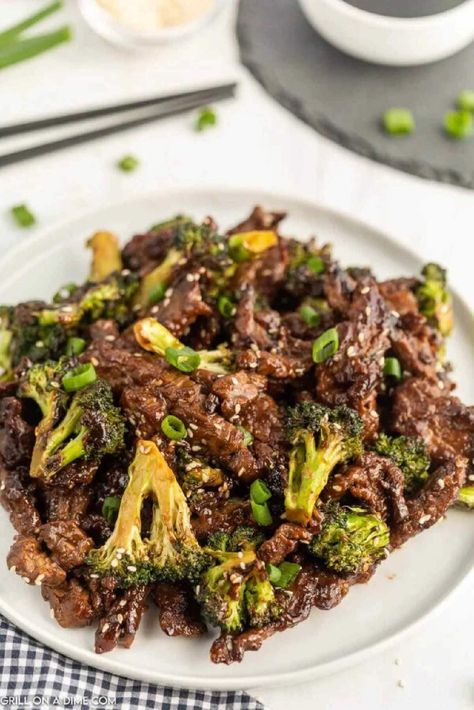 Blackstone Beef and Broccoli Recipe - grillonadime.com Mongolian Beef And Broccoli, Easy Mongolian Beef, Griddle Cooking Recipes, Teriyaki Pork, Outdoor Cooking Recipes, Centipedes, Cooking Stone, Griddle Recipes, Griddle Cooking