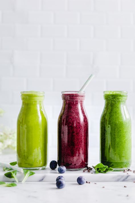 3 Smoothie Recipes With A Boost - The Green Creator 3 Smoothie Recipes With A Boost Buckwheat Bread, Fruity Recipes, Sweet Smoothies, Raspberry Smoothie, Smoothie Diet Plans, Makanan Diet, Herbal Blends, Desserts Recipes, Trik Fotografi