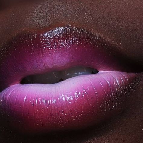 Glossy Lips Makeup, Catty Noir, Lip Makeup Tutorial, Unique Makeup, Dope Makeup, Creative Makeup Looks, Dark Skin Makeup, Makeup Obsession, Editorial Makeup