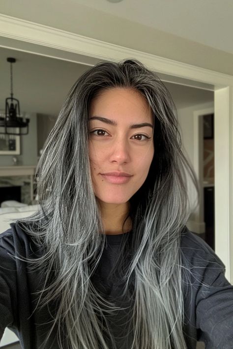 25 Examples of Transitioning to Gray Hair That'll Make You Want To Ditch the Dye - Flo's Blog Premature Grey Hair Styles, Gray Hair Black Roots, Black Hair To Grey Transition, Black Hair Turning Grey, Grey Long Hair Styles, Transitional Grey Hair, Ditch The Dye, Gray Hair Black Highlights, Korean Gray Hair