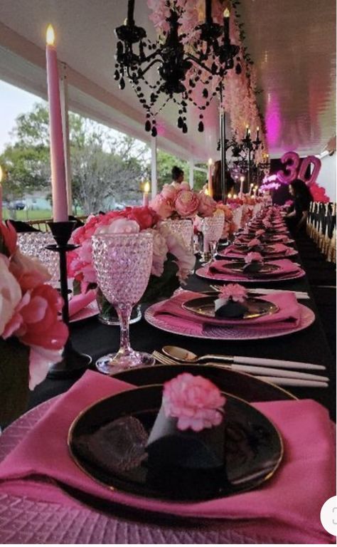 Pink Black And Gold Wedding Decor, Black And Pink Table Setting, Pink And Black Sweet 16 Party Ideas, Pink Dinner Table Decor, Black And Pink Party Theme, Barbie 30th Birthday Party, Beach Birthdays, Pink Black Party, Pink Dessert Tables