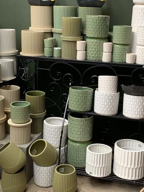 Sage Green Home Aesthetic, Planters Aesthetic, Plant Pots Aesthetic, Aesthetic Plant Pots, Aesthetic Planters, Macetas Aesthetic, Plant Pot Aesthetic, Aesthetic Plant Pot, Flower Pot Aesthetic