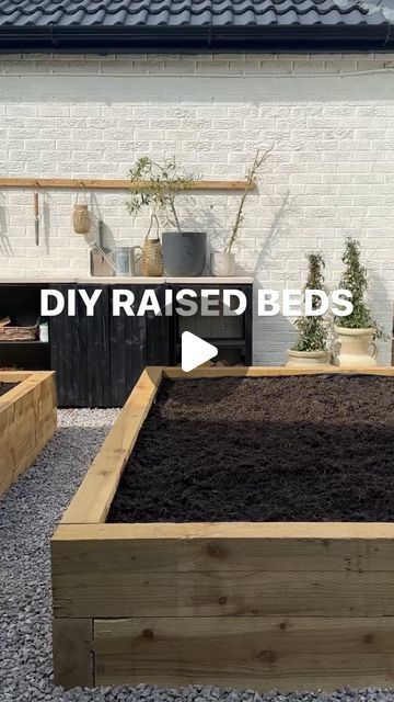 Raised Garden Beds Sleepers, Timber Garden Bed, How To Build A Raised Garden Bed, Sleepers Garden Ideas, Small Garden Bed Ideas, Raised Bed Design, Raised Beds Garden, Raised Beds Diy, Sleepers In Garden