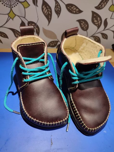 Cloth Shoes Diy, Leather Shoe Pattern Free, Diy Earthing Shoes, Diy Barefoot Shoes, Leather Slippers Pattern, Diy Leather Shoes, Diy Boots, Handmade Shoes Pattern, Homemade Shoes