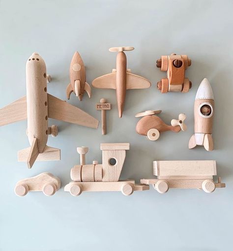 Toys Drawing, Odin Parker, Diy Sensory Board, Woodworking For Kids, Simple Toys, Kids Wooden Toys, Wood Crafts Diy, Kid Toys, Woodworking Projects Diy