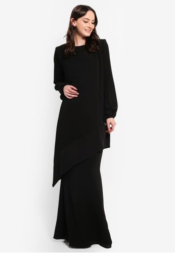 Mini Kurung Chiffon Tilted Beads from Zuco Fashion in Black Mini Kurung Chiffon Tilted Beads from Zuco Fashion in Black Top- Asymmetrical hem kurung top- Round neckline- Unlined- Relaxed fit- ChiffonBottom- Hid... Check more at https://www.bajukurungmoden.net/mini-kurung-chiffon-tilted-beads-from-zuco-fashion-in-black/ Black Baju Kurung, Baju Kurung Moden, Kurung Moden, Top Round, Asymmetrical Hem, Black Mini, Black Top, Nun Dress, Round Neckline