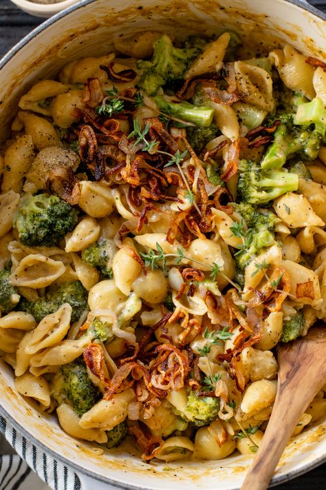 Creamy Vegan Broccoli & Shells - This Savory Vegan Vegan 1 Pot Meals, Nourishing Vegan Meals, Vegan Inspo Aesthetic, Quick Healthy Meals Vegetarian, Vegan Pasta Dinner Recipes, The Savory Vegan, Nourishing Dinner Recipes, Cozy Vegan Recipes, Broccoli Vegan Recipes