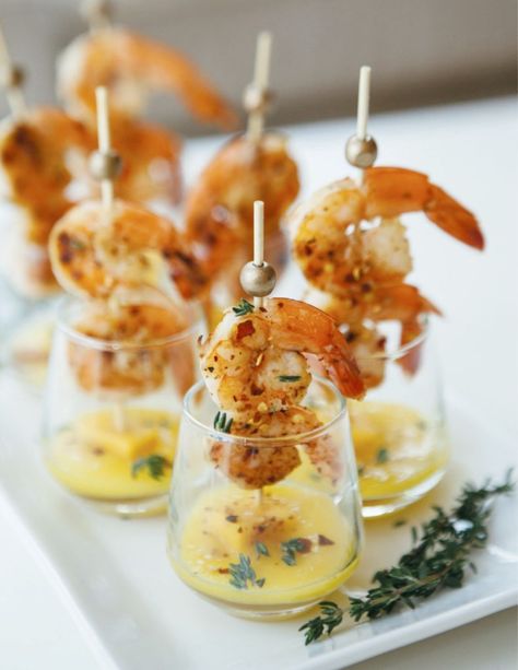 Succulent Shrimp Tapas with Mango Shooters Summer Shrimp Appetizers, Mango Shooters, Shrimp Cocktail Shooters, Shrimp Tapas, Baking Lessons, Canapes Recipes, Food On Sticks, Shrimp Appetizers, Food Summer