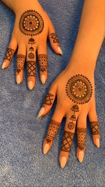 Round Mehndi Design, Simple Mehendi Designs, Tato Henna, Very Simple Mehndi Designs, Modern Mehndi Designs, Mehndi Simple, Circle Mehndi Designs, Beautiful Mehndi, Back Hand Mehndi Designs