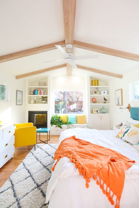 Bring some light and some color into your space! This primary bedroom decor is full of ideas on how to liven up your room. Ideas for paint colors, art, furniture, and shelf decor. Lighten and brighten your main bedroom! Primary Color Bedroom Ideas, Simple Bedrooms With Colorful Lighting, Bright Color Bedroom Aesthetic, Bright And Roomy Bedding, Colorful Primary Bedroom, Bright And Cheery Bedroom, Bright Modern Bedroom, Primary Bedroom Decor, Colorful Bedrooms