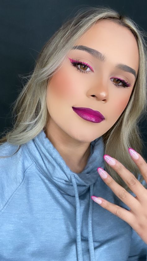 Eyeliner Idea, Pink Eyeliner, Pink Eyeshadow Look, Pink Eye Makeup, Music Festival Outfit, Pink Eyeshadow, Eyeliner Looks, No Eyeliner Makeup, Makeup Videos