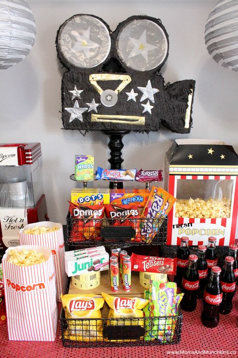 Planning a movie night party? We have loads of fun ideas for your concession stand, decorating, dinner ideas, party favors and more! Pidżama Party, Movie Night Party Ideas, Night Party Ideas, Movie Night Birthday Party, Movie Birthday Party, Movie Night Snacks, Sleepover Birthday Parties, Backyard Movie Nights, Movie Night Party