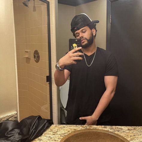 missing deckerstar on Twitter: "selena gomez and the weeknd own mirror selfies.… " Starboy The Weeknd, The Weeknd Poster, Abel Makkonen, Abel The Weeknd, Marlon Brando, Fav Celebs, The Godfather, Over Dose, The Weeknd