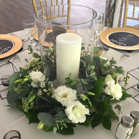 Greenery wreath centerpiece. #lowcenterpiece #garland #greenery #candle #wedding Ceremony Centerpieces, Cheap Wedding Table Centerpieces, Centerpiece Wreath, Wreath Centerpiece, Simple Wedding Centerpieces, Low Centerpieces, Flower Centerpiece, Wedding Wreaths, Greenery Wreath