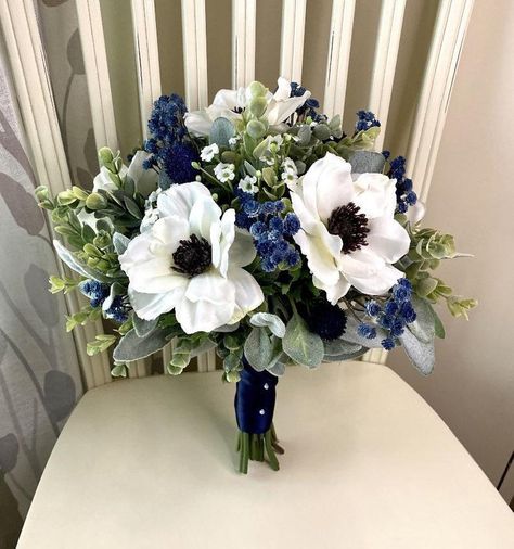 Bridal Bouquet Navy, Navy Blue White Wedding, Bouquet Navy Blue, Wildflower Bridal Bouquets, Sunflower Bridal Bouquet, Silk Flower Wedding, Silk Flower Wedding Bouquet, Rustic Sunflower Wedding, Wedding Flowers Sunflowers